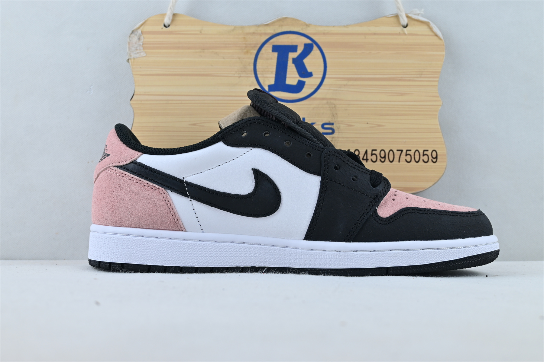 Jordan 1 Low  Bleached Coral