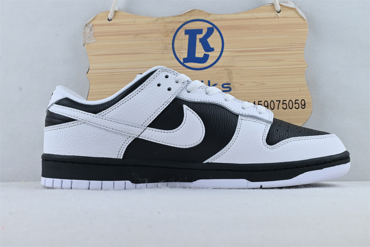 Nike Dunk Low Reverse Panda