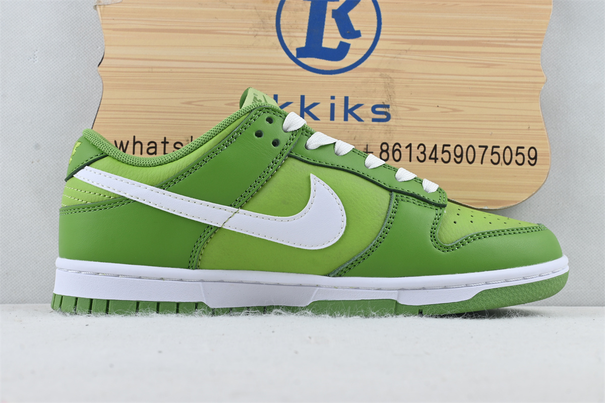 Nike Dunk Low Chlorophyll