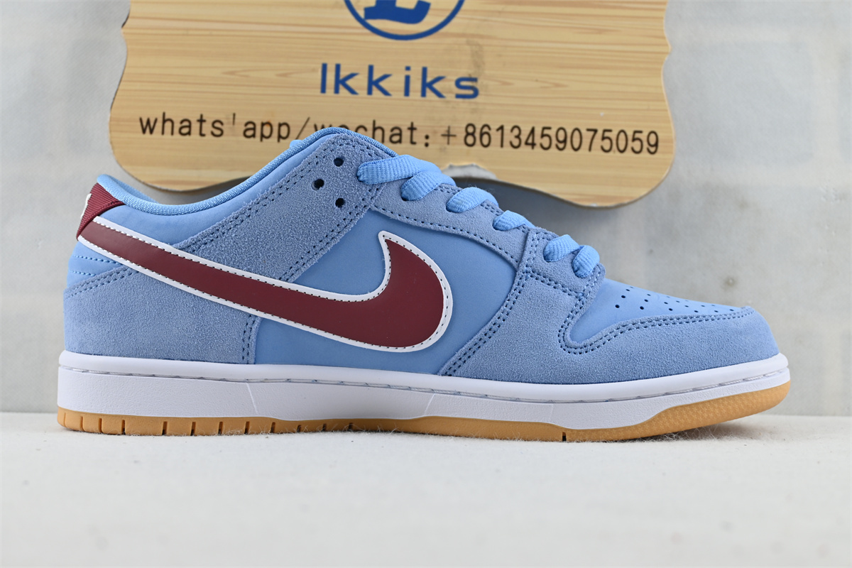 Nike SB Dunk Low Philadelphia Phillies