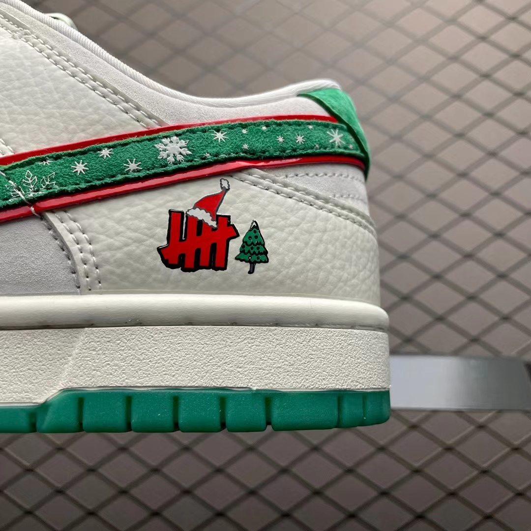 Nike SB Dunk Low Christmas