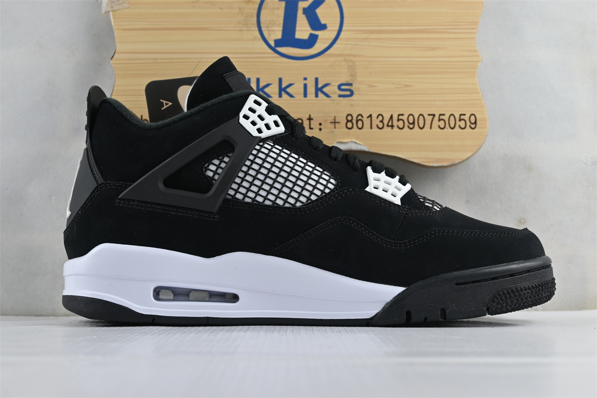 Air Jordan 4 “White Thunder”