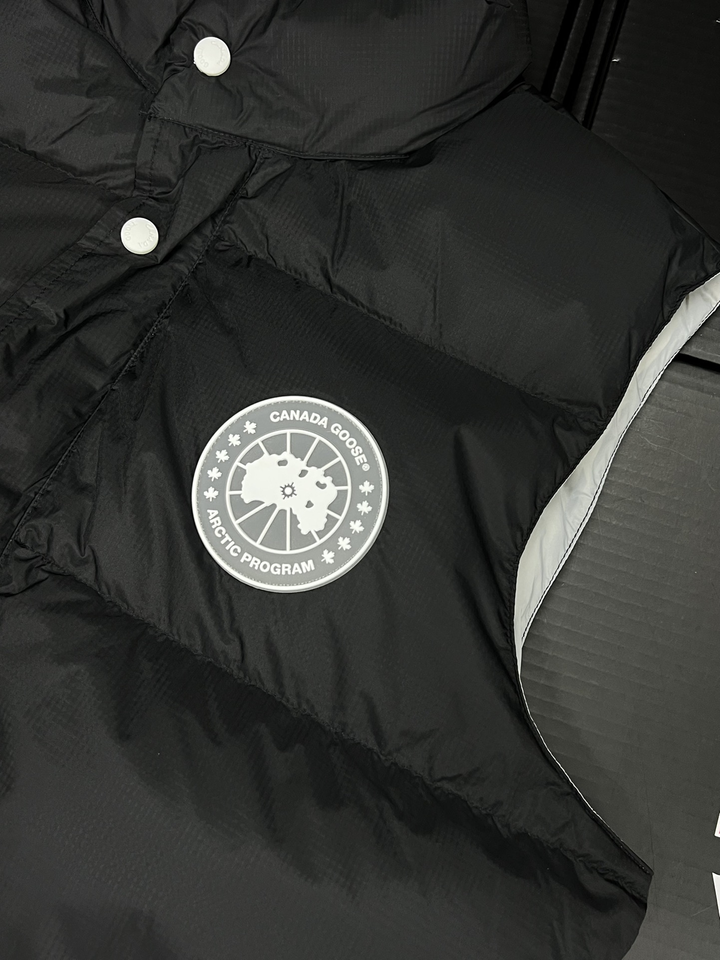 Can*a G00se Down Vest