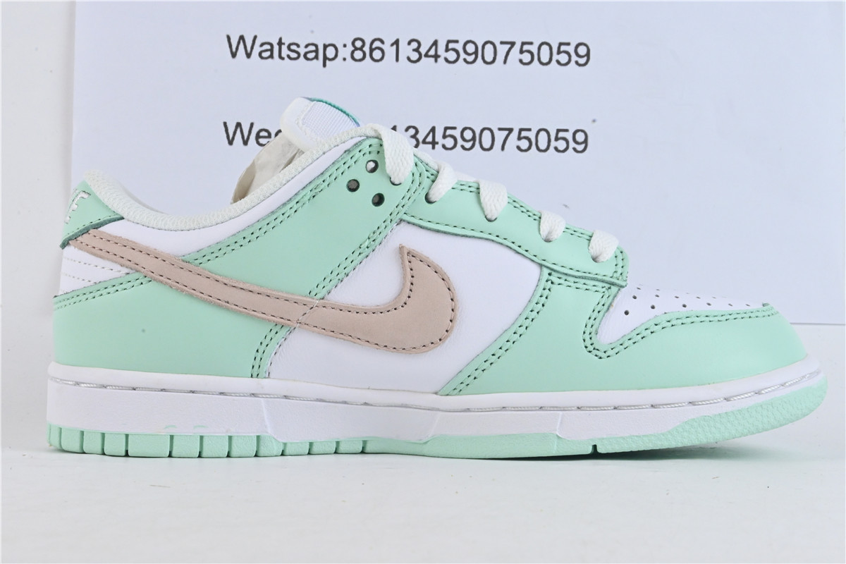Nike SB Dunk Low Green Pink